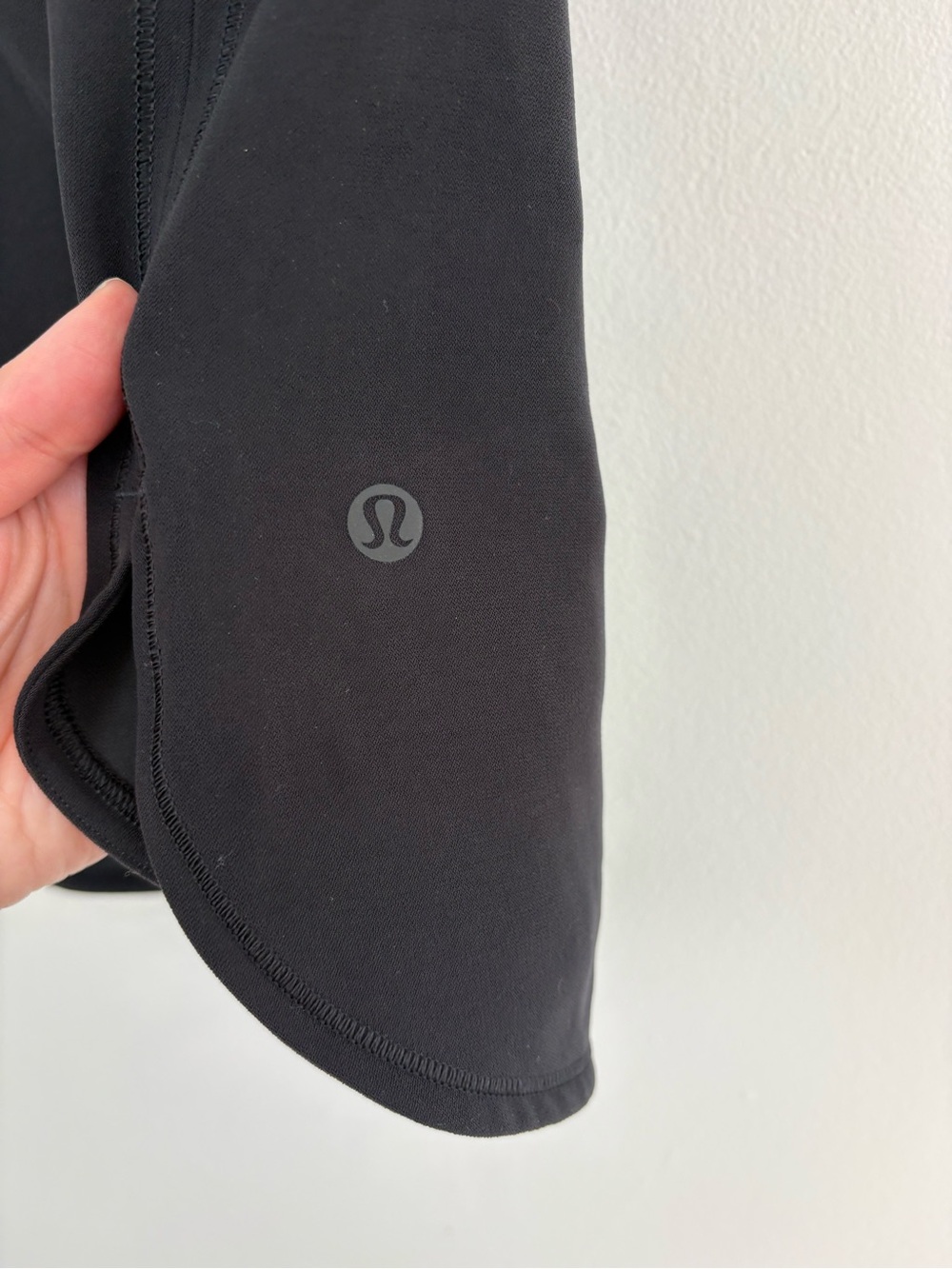 Lululemon On The Fly Black Skirt Like New Size 6 RN 106259 Sporty Chic Gorpcore - Picture 6 of 10